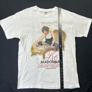 Vintage 2004 Madonna T Short Men’s Large Tee Re-Invention World Tour Sold Out